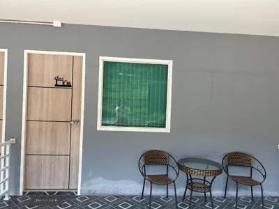 Habitación Queen con balcón — Tanyaporn House